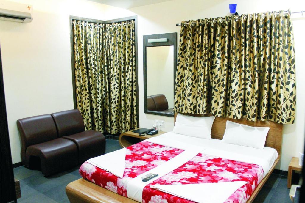 Hotel Shradha Saburi Palace Shirdi Δωμάτιο φωτογραφία